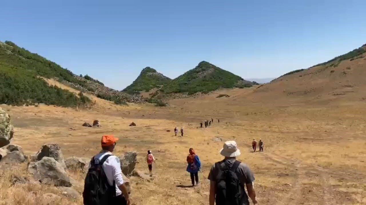 Bitlis’in Tatvan ilçesinde doğaseverler, tarihi ve doğal güzellikleriyle dikkat çeken