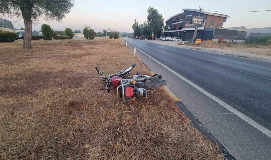 Antalya’da, kırmızı ışık ihlali yapan tur aracı motosiklete çarptı. Meydana