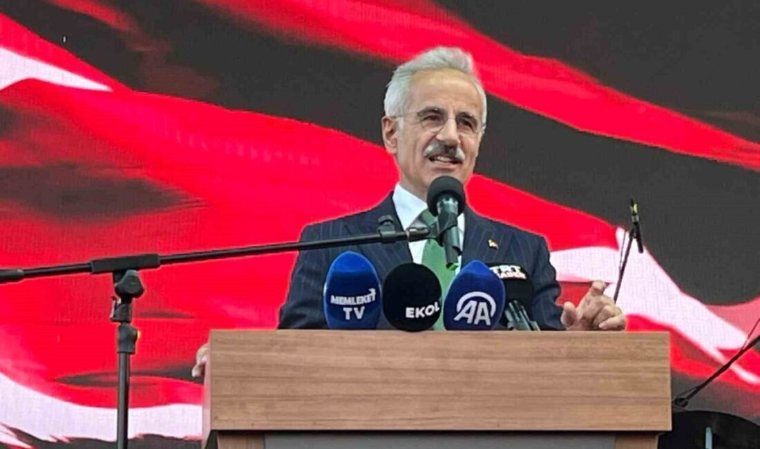 KIRŞEHİR (İHA) – Kırşehir’in Çiçekdağı ilçesinde düzenlenen Neşet Ertaş Anma