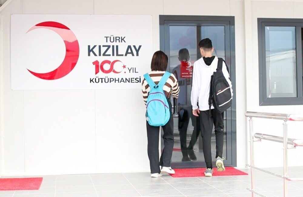 Türk Kızılay’ın deprem bölgesindeki 100. Yıl Kütüphanelerinde Yükseköğretim Kurumları Sınavına