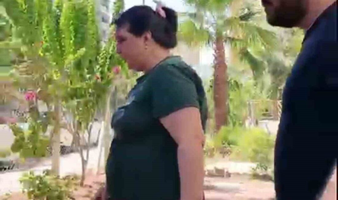 Adana’nın Yüreğir ilçesinde kızını bıçakla kovalayan anne gözaltına alındı. Olay,