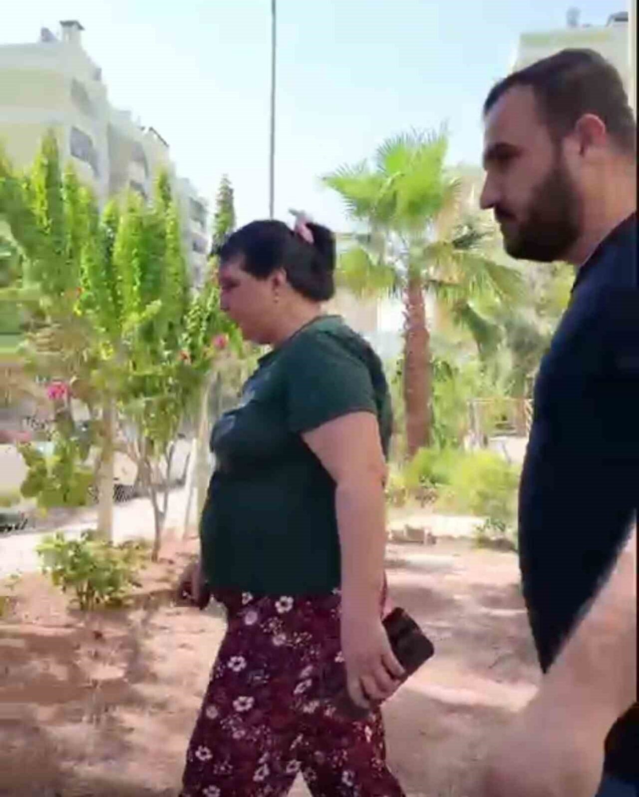 Adana’nın Yüreğir ilçesinde kızını bıçakla kovalayan anne gözaltına alındı. Olay,