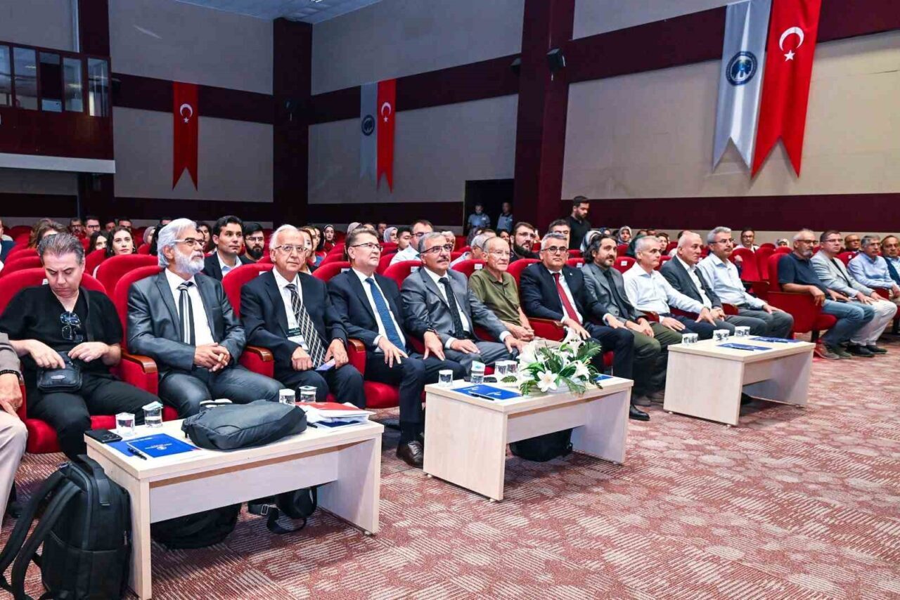 Karaman’da Türk Dil Kurumu (TDK) ve Karamanoğlu Mehmetbey Üniversitesi (KMÜ)