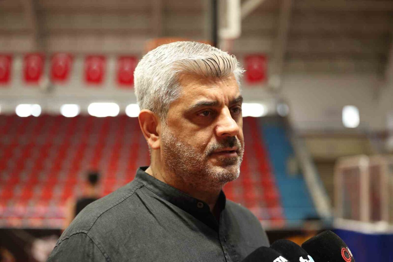 TBF’nin davetiyle 1. Lig’e dönen Kocaeli Büyükşehir Belediye Kağıtspor, yeni