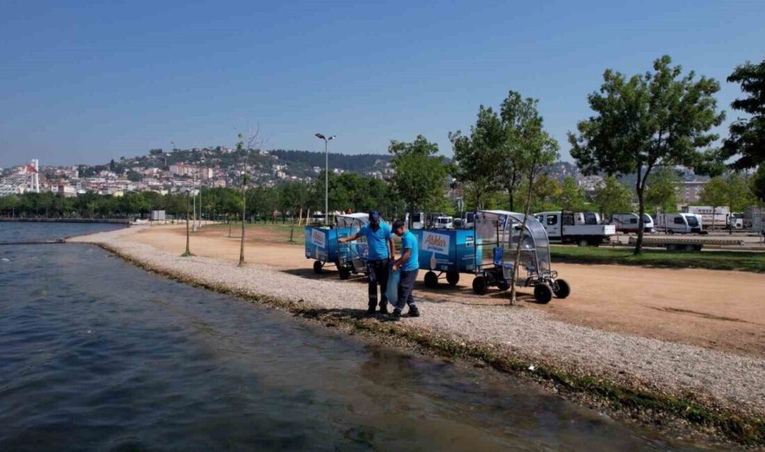 Kocaeli Büyükşehir Belediyesi, yaz sezonunda vatandaşların yoğun olarak kullandığı sahil