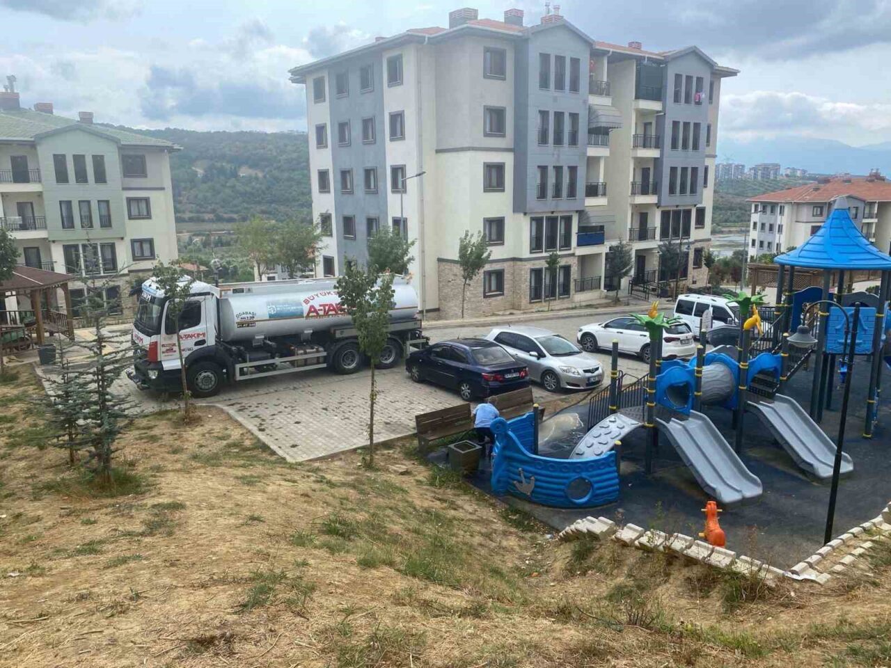 Kocaeli’de çocuk parklarında periyodik olarak bakım, onarım ve temizlik çalışması