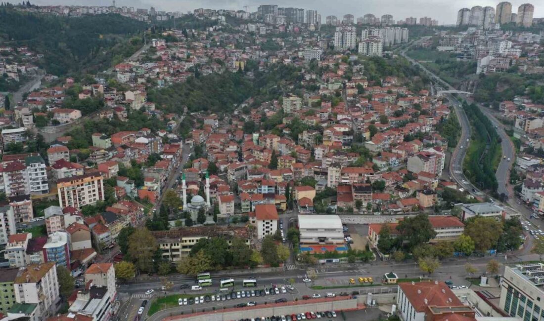 Kocaeli Büyükşehir Belediye Başkanı Tahir Büyükakın, 17 Ağustos 1999 Marmara