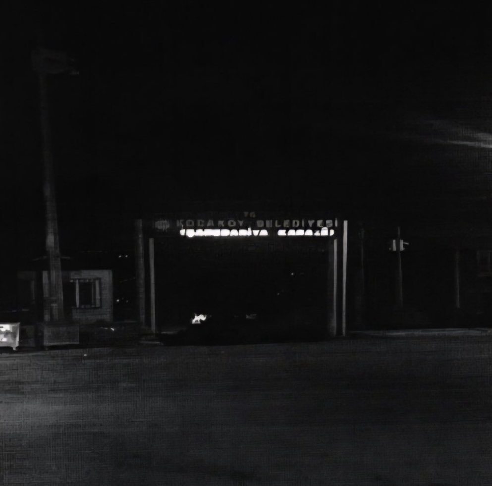 Diyarbakır’ın Kocaköy İlçe Kaymakamlığı, Kocaköy Belediyesi binası girişinde Türkçe kelimelerin