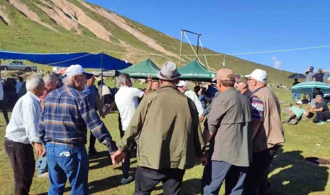 Rize’nin 2400 rakımdaki Koçdüzü Yaylası’nda düzenlenen şenlikler renkli görüntülere sahne