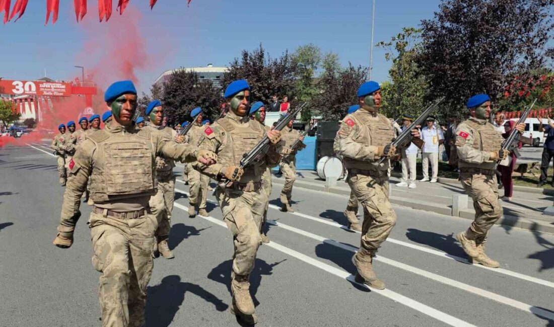 DÜZCE(İHA) – Düzce’de 30 Ağustos Zafer Bayramı kutlamaları çerçevesinde Jandarma