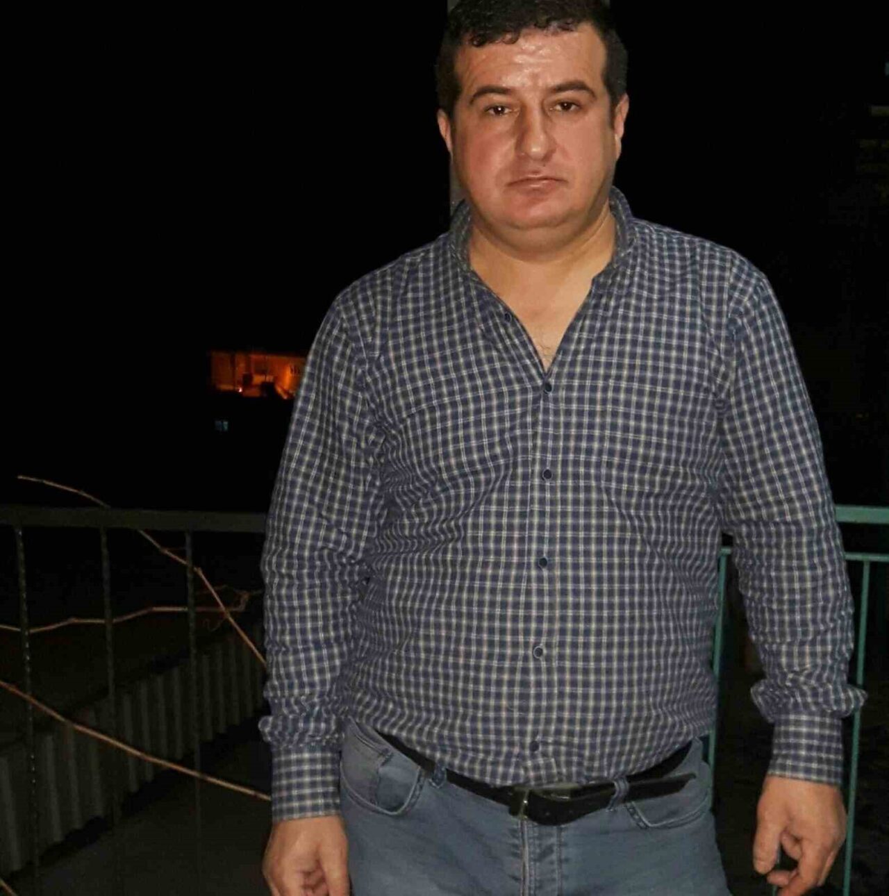 Denizli’nin Babadağ ilçesinde, komşular arasında başlayan tartışma bıçaklı kavgaya dönüştü.