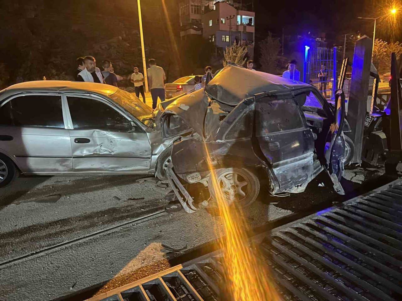 Kahramanmaraş’ın Elbistan ilçesinde meydana gelen trafik kazası güvenlik kamerasınca kaydedildi.