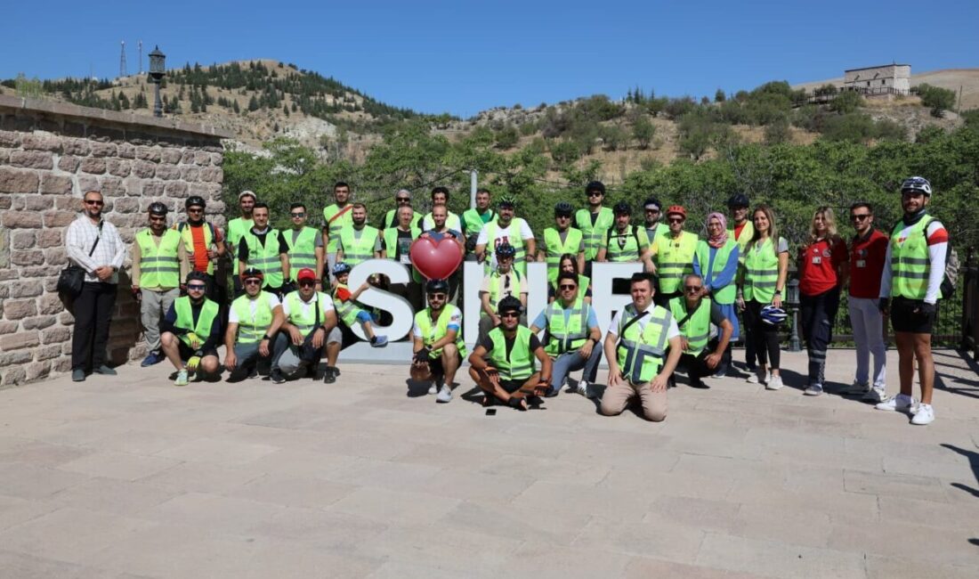 Konya Büyükşehir Belediyesi, şehrin tarihi, kültürel ve doğal güzelliklerini bisikletle