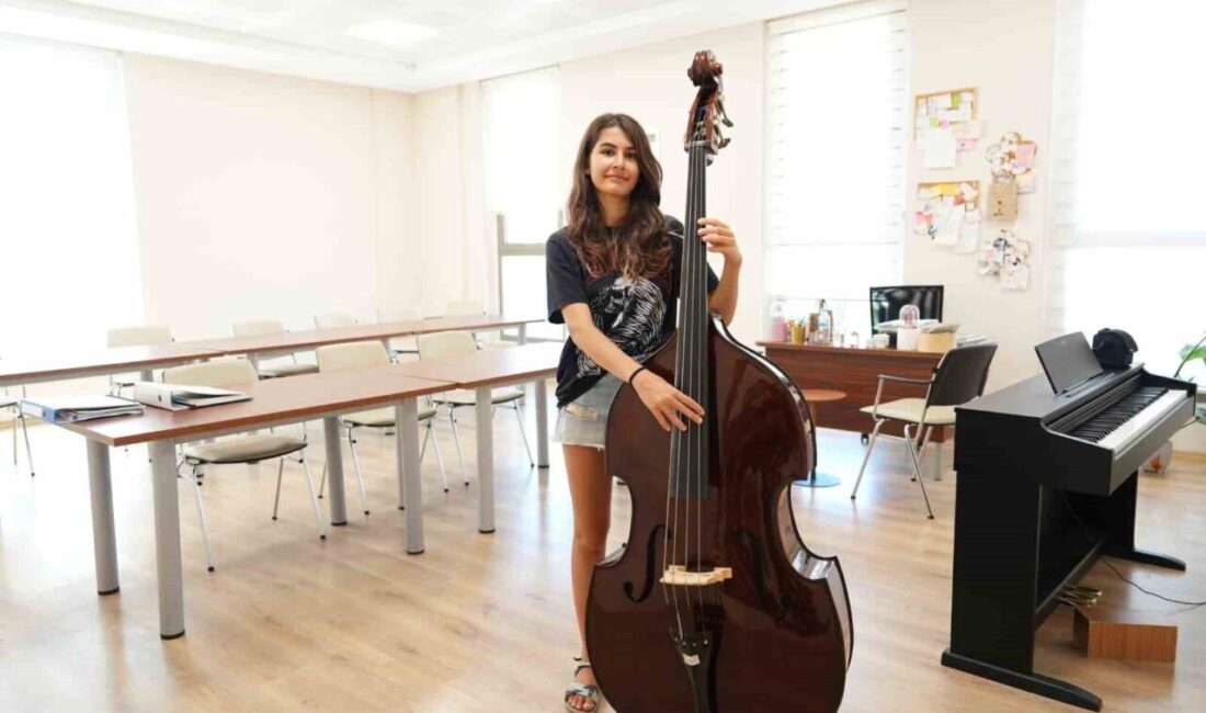 Konyaaltı Belediyesi Müzik Akademisi bünyesinde eğitim gören öğrenciler, Akdeniz Üniversitesi