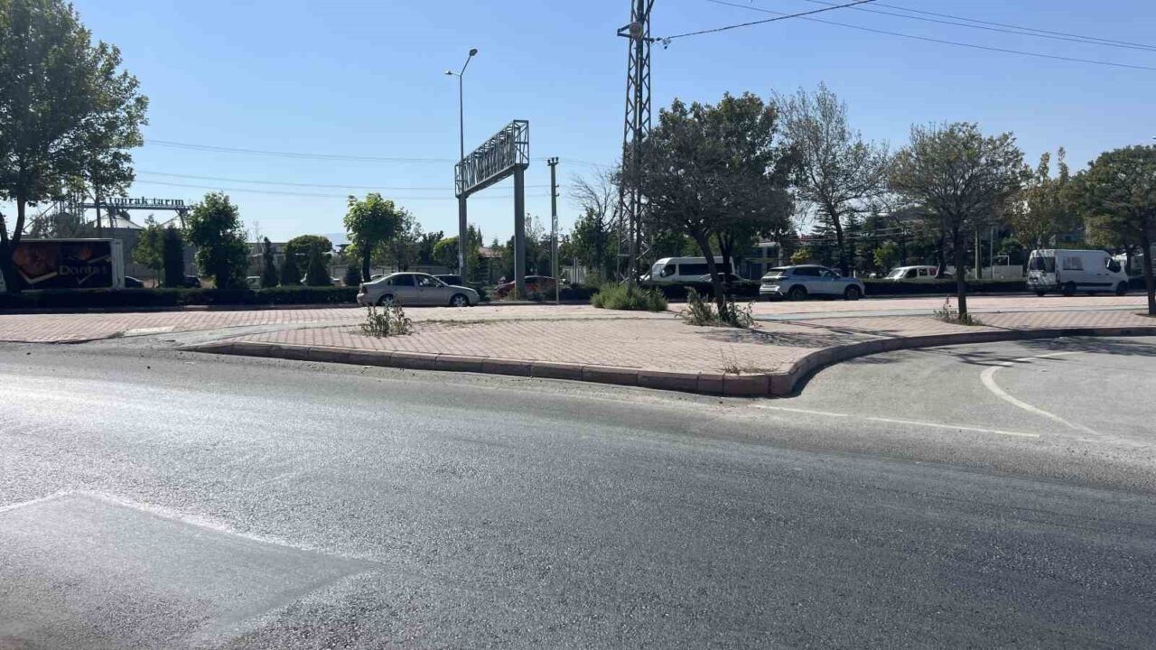 Konya’da yolun karşısına geçmek isteyen 16 yaşındaki çocuk otomobilin çarpması