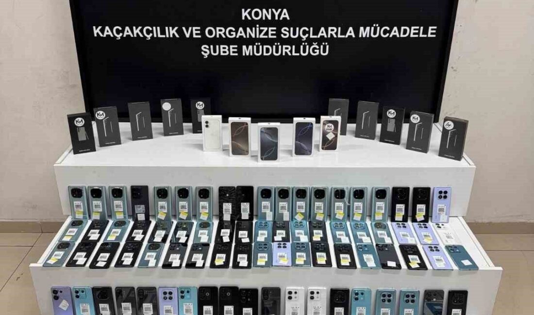 Konya’da polis ekiplerinin yaptığı operasyonda 108 adet gümrük kaçağı cep