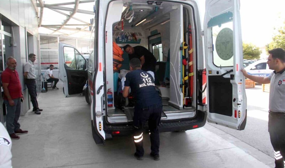Konya’nın Beyşehir ilçesinde otogarda yaşanan bıçaklı kavgada 2 kişi yaralandı.