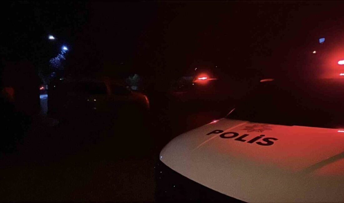 Konya’da bir grup içerisinde çıkan bıçaklı kavgada 3 kişi yaralandı.