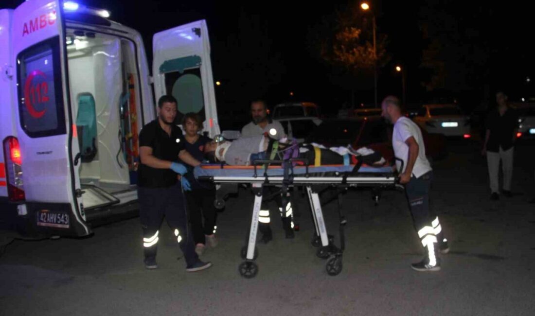 Konya’nın Beyşehir ilçesinde iki otomobilin kavşakta çarpıştığı kazada 2’si ağır