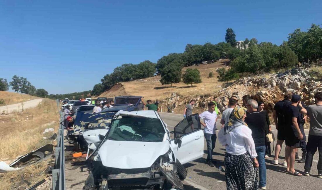 Konya’nın Beyşehir ilçesinde üç aracın karıştığı trafik kazasında 7 kişi