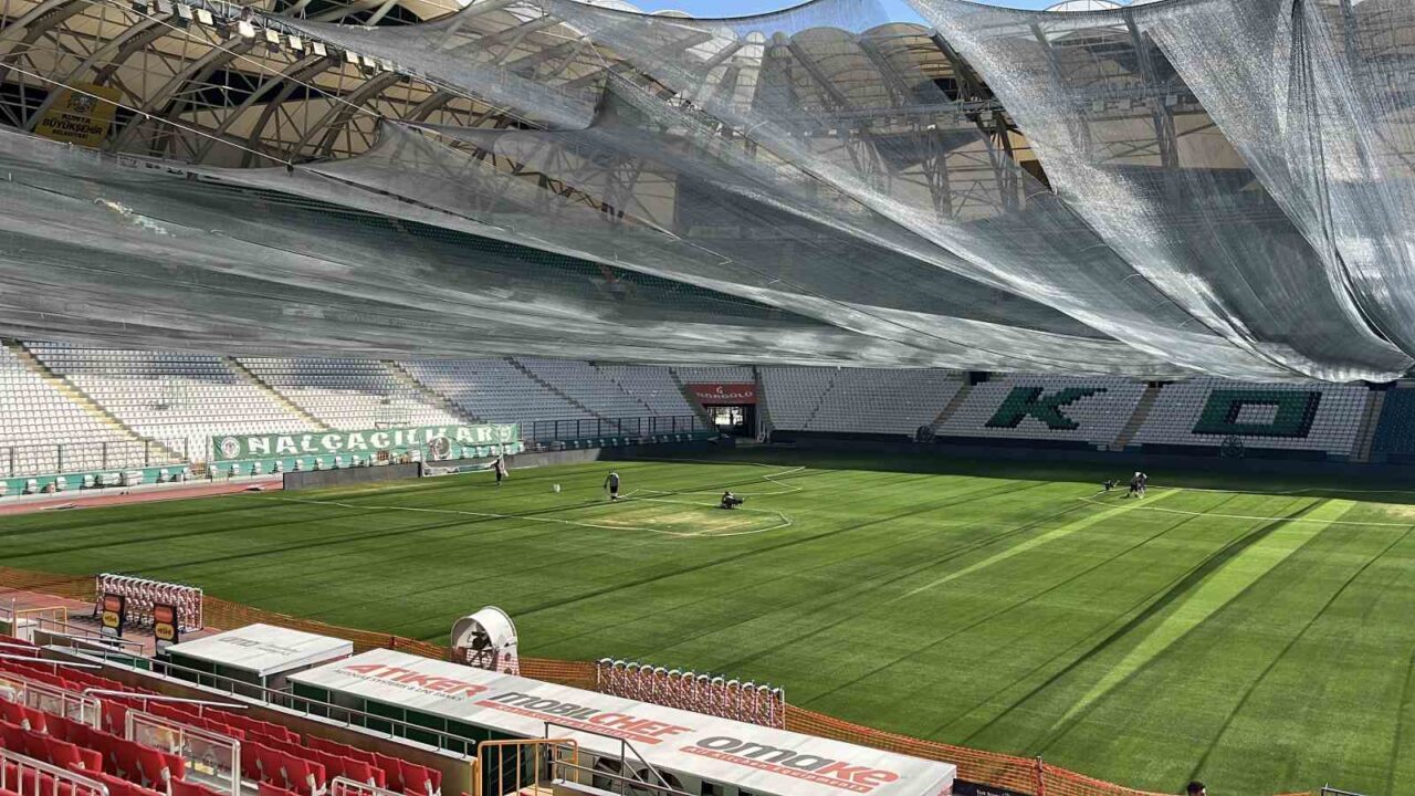 Konyaspor’da stadyum yenileme çalışmaları devam ediyor. Konya Büyükşehir Stadyumu’nda Batı