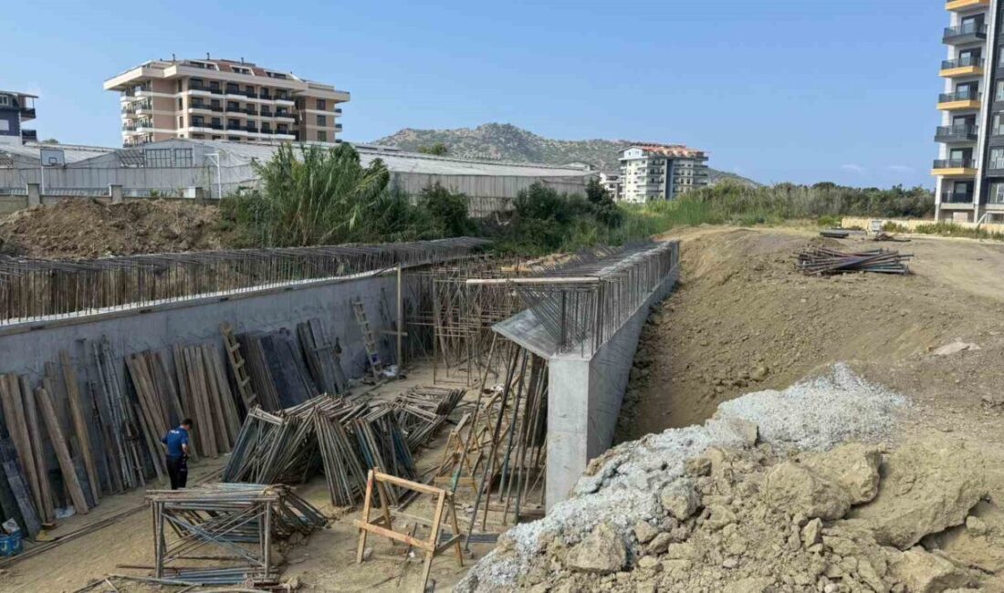 Antalya’nın Gazipaşa ilçesinde köprü inşaatında yüksekten düşüp beyin kanaması geçiren