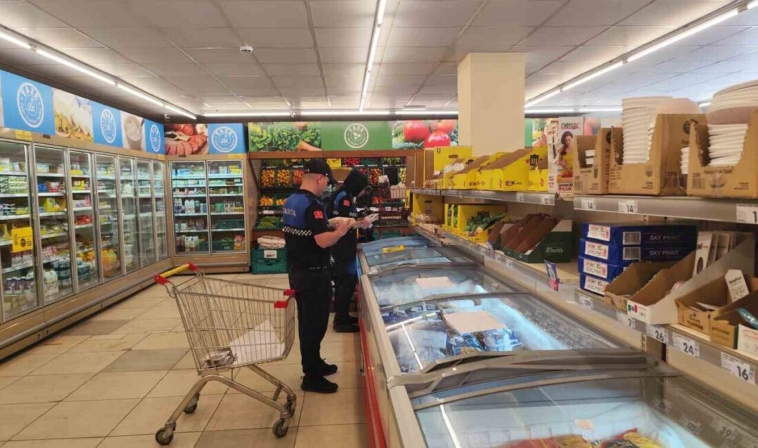Körfez Belediyesi Zabıta Müdürlüğü ekipleri, ilçe genelinde faaliyet gösteren marketlere