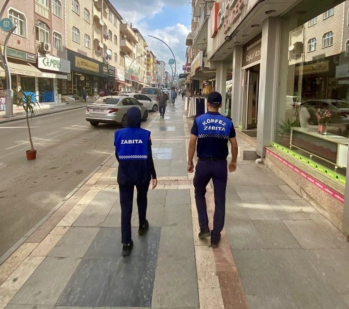 Körfez Belediyesi Zabıta Müdürlüğü ekipleri, yaya güvenliğini sağlamak ve kent