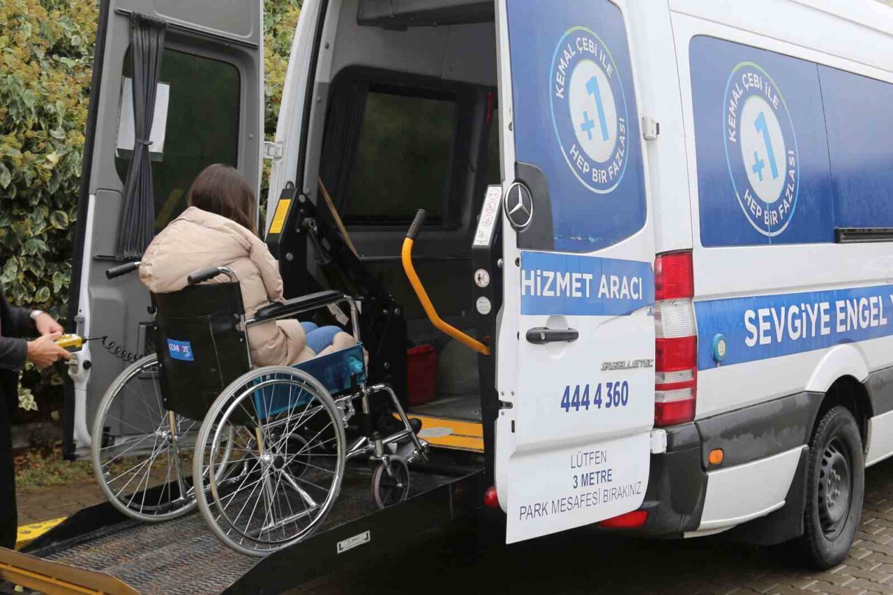 Küçükçekmece Belediyesi, hastane ulaşımında zorluk yaşayan hastalar için sağlık ve
