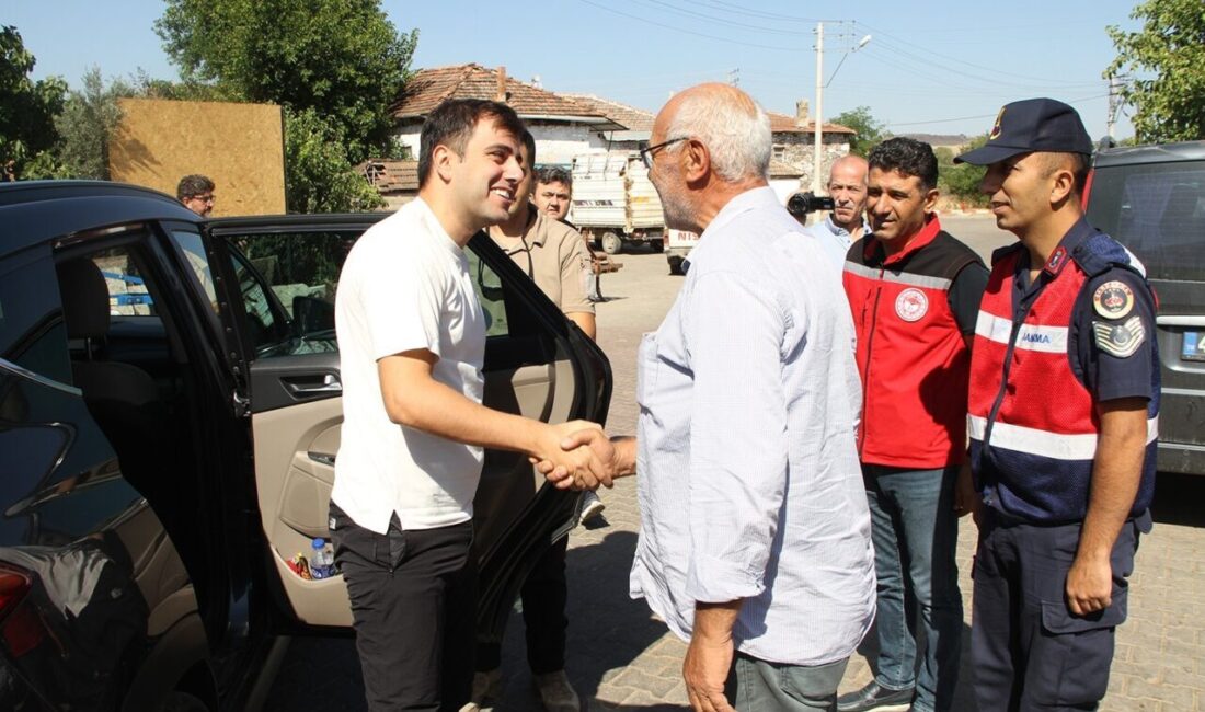 Manisa’nın Kula ilçesinde protokolün katılımıyla kavun hasadı gerçekleştirildi. Manisa’nın Kula