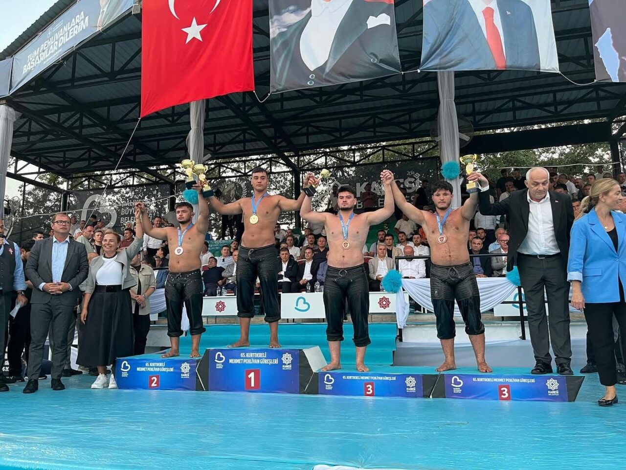 MANİSA (İHA) – Manisa’nın Kula ilçesinde yetişen pehlivan Melih Özdemir,