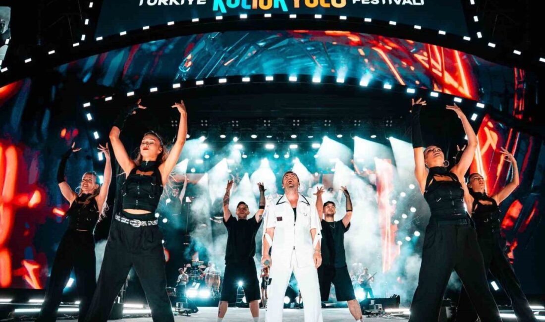 Nevşehir Kültür Yolu Festivali’nde sahne alan Murat Dalkılıç on binlerce