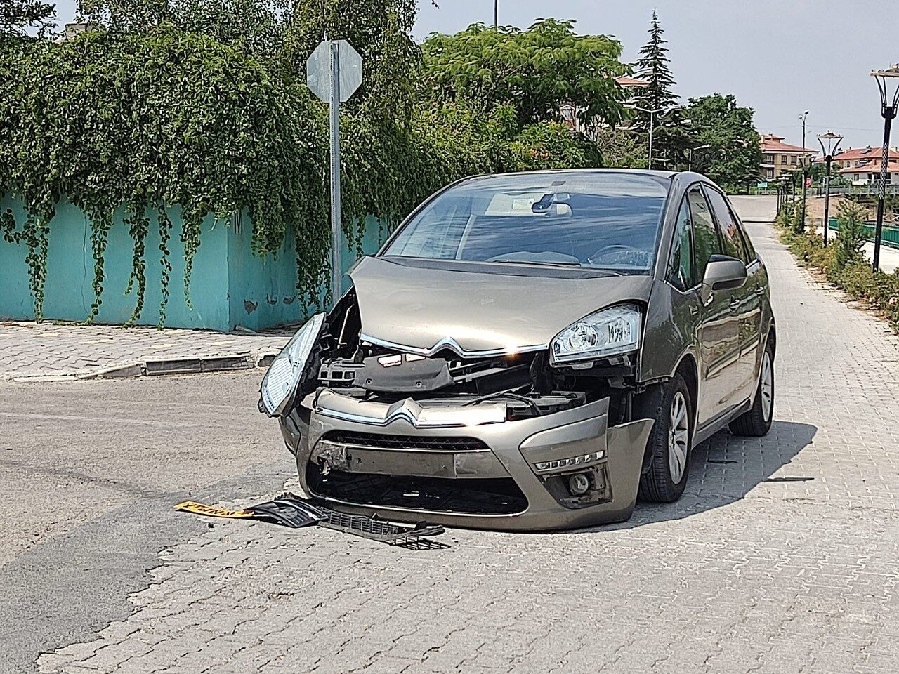 Konya’nın Kulu ilçesinde iki otomobilin çarpışması sonucu 1 kişi yaralandı.
