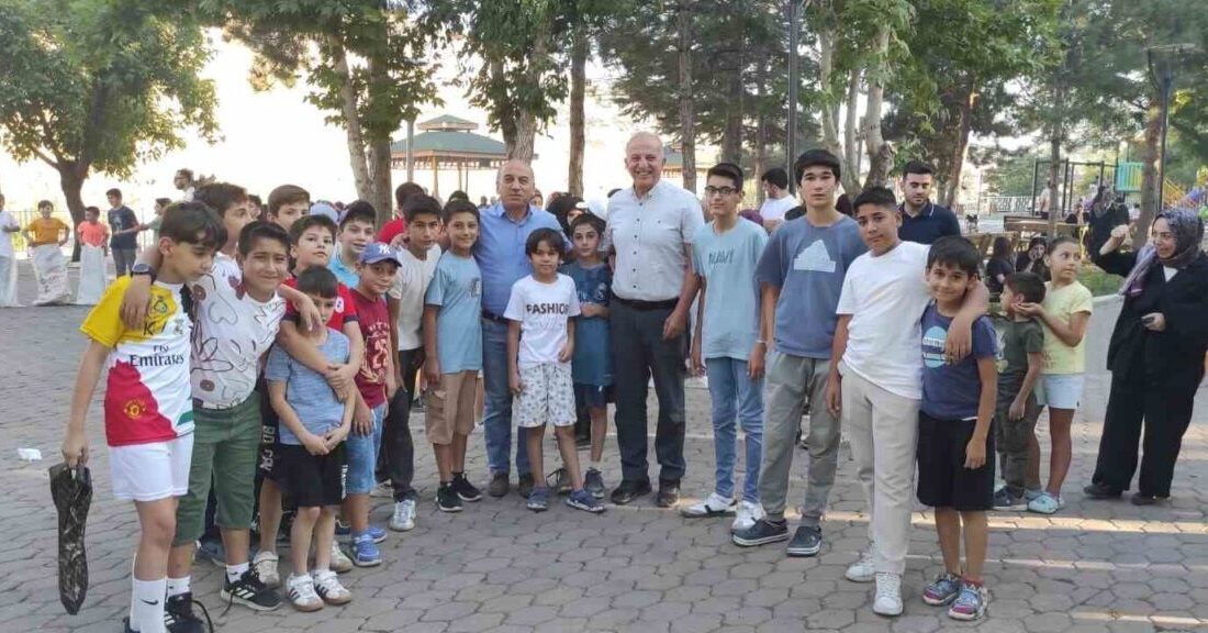 Sivas’ta Kur’an kursunda eğitim gören 170 çocuk piknik organizasyonunda bir