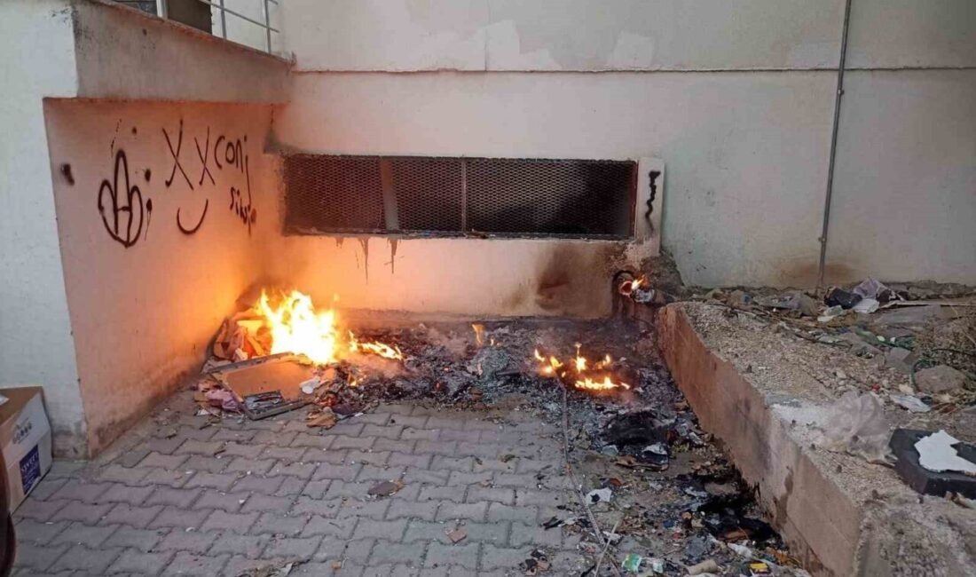 Siirt’in Kurtalan ilçesinde çıkan ot yangını, itfaiye ekiplerinin müdahalesiyle binaya
