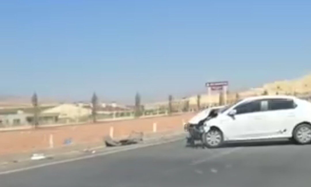 Siirt’in Kurtalan ilçesinde hafif ticari araç ile otomobilin çarpışması sonucu