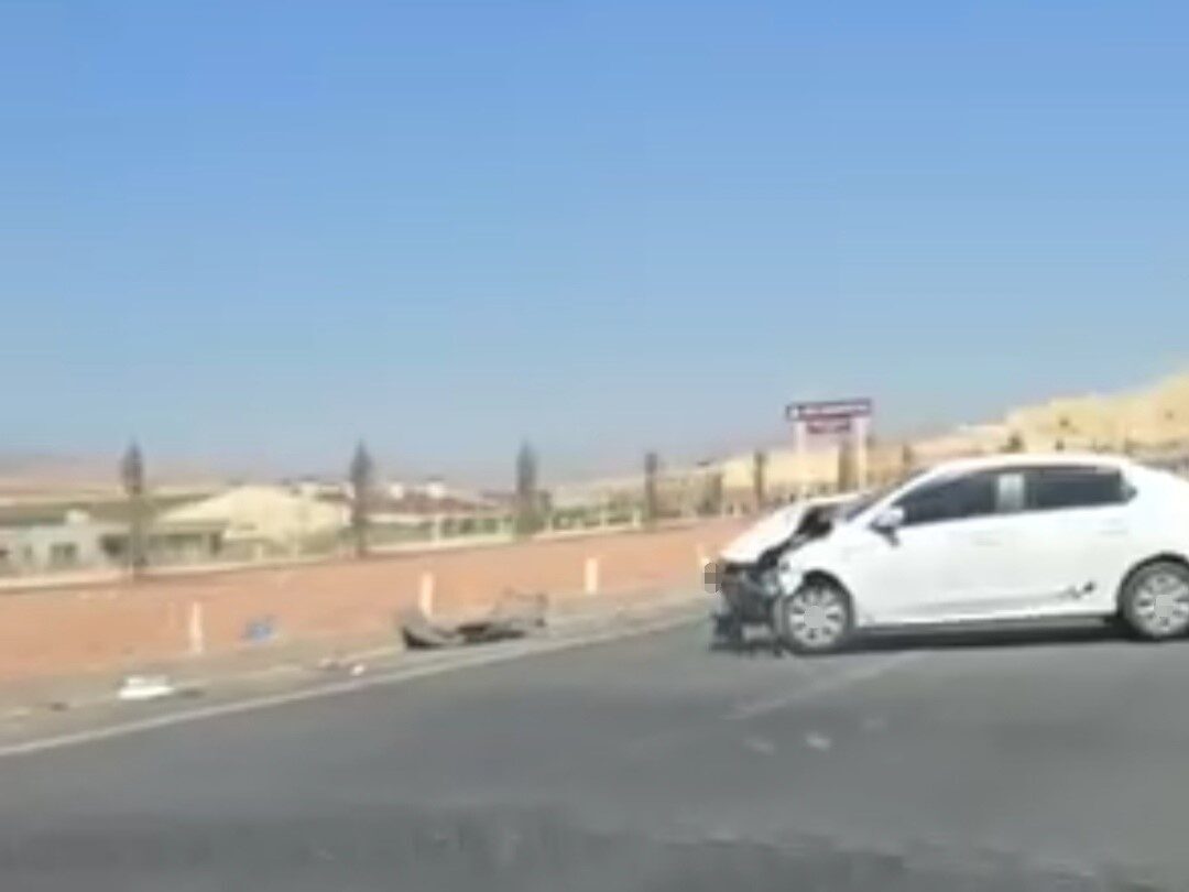 Siirt’in Kurtalan ilçesinde hafif ticari araç ile otomobilin çarpışması sonucu