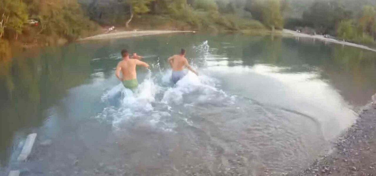 Antalya’nın Serik ilçesinde 2 arkadaşı ile birlikte Köprüçay Irmağı’na giren