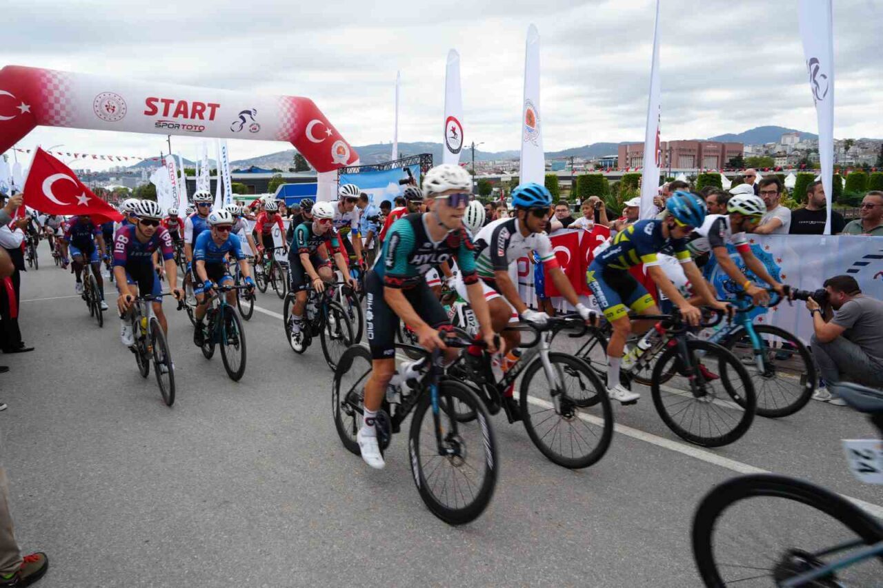 Samsun’da, 23 ülkeden 109 sporcunun katıldığı Kurtuluş Yolu Bisiklet Turu