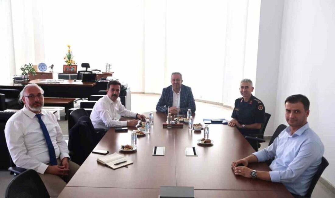 Kütahya İl Jandarma Komutanı Albay Vedat Kültür ile Kütahya İl