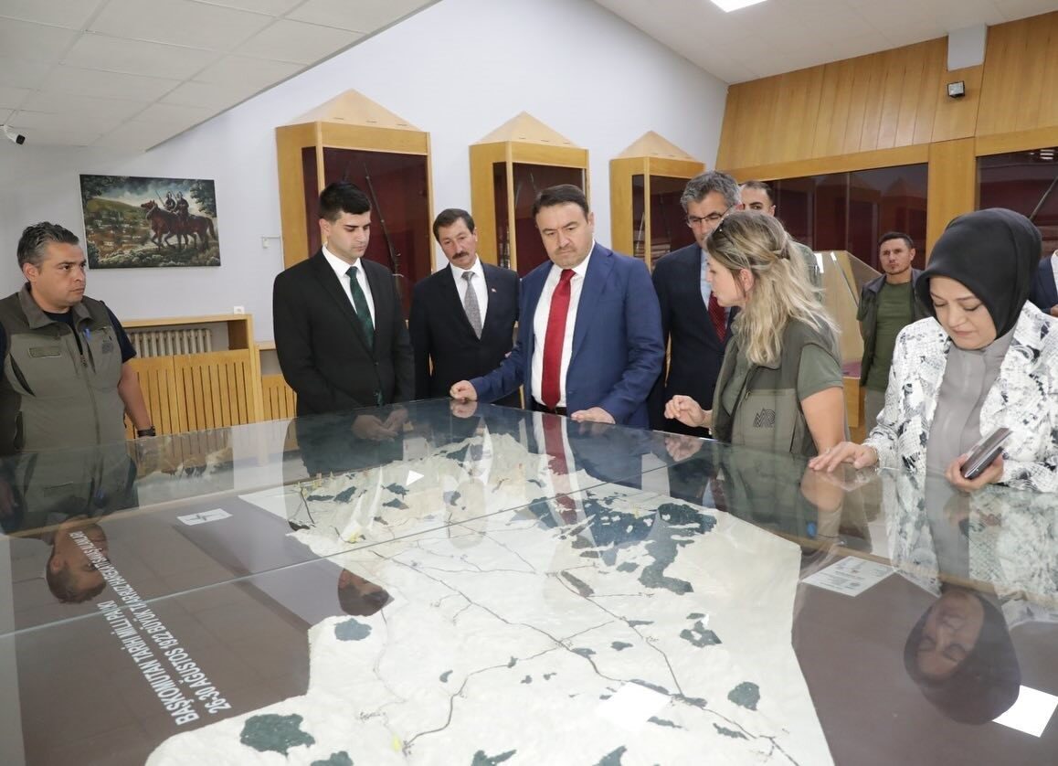 Kütahya Valisi Musa Işın, Dumlupınar Kurtuluş Savaşı Müzesi’ni ziyaret etti.