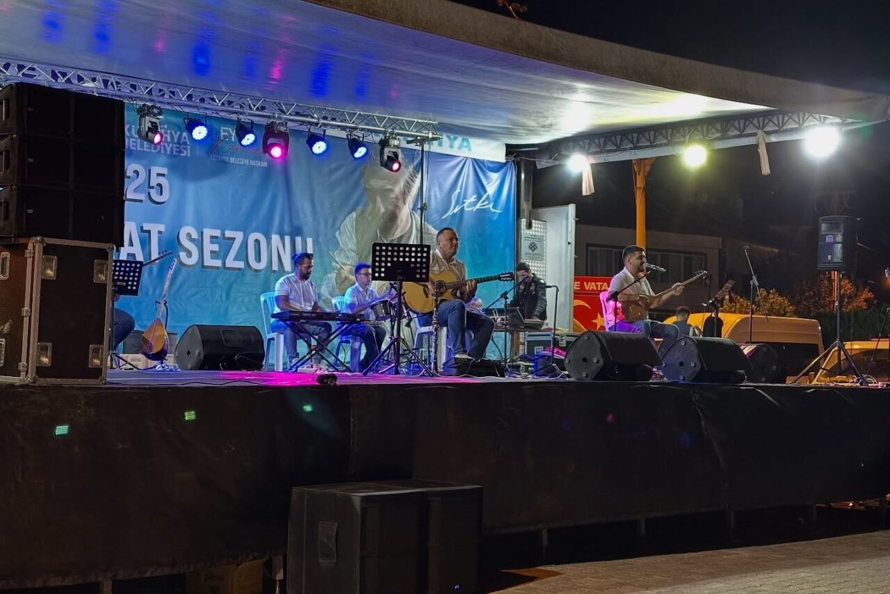 Kütahya Belediyesi ile Dumlupınar Belediyesi iş birliğiyle Zafer Haftası kapsamında