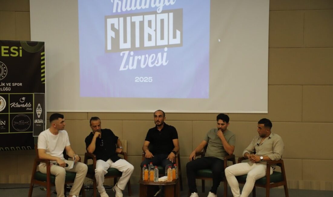 Kütahya Futbol Zirvesi, Dumlupınar Yurdu’nda düzenlenen etkinlikle adeta bir futbol