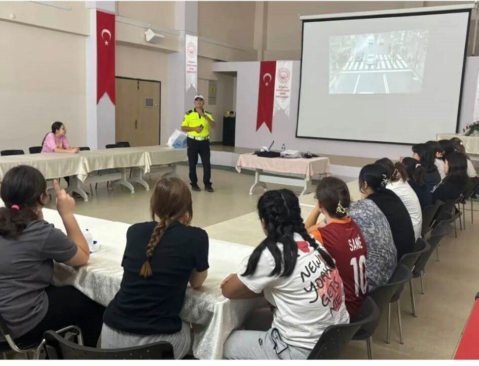 Kütahya İl Emniyet Müdürlüğü iş birliğiyle Aile ve Sosyal Hizmetler