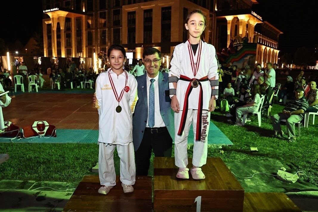 Kütahya Belediyesi ile Taekwondo Kütahya İl Temsilciliği iş birliğinde düzenlenen