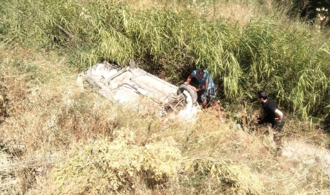 Kütahya’da otomobil su kanalına devrildi: 2 yaralı Kütahya’da yol kenarındaki su kanalına devrilen otomobilde sıkışan anne ve