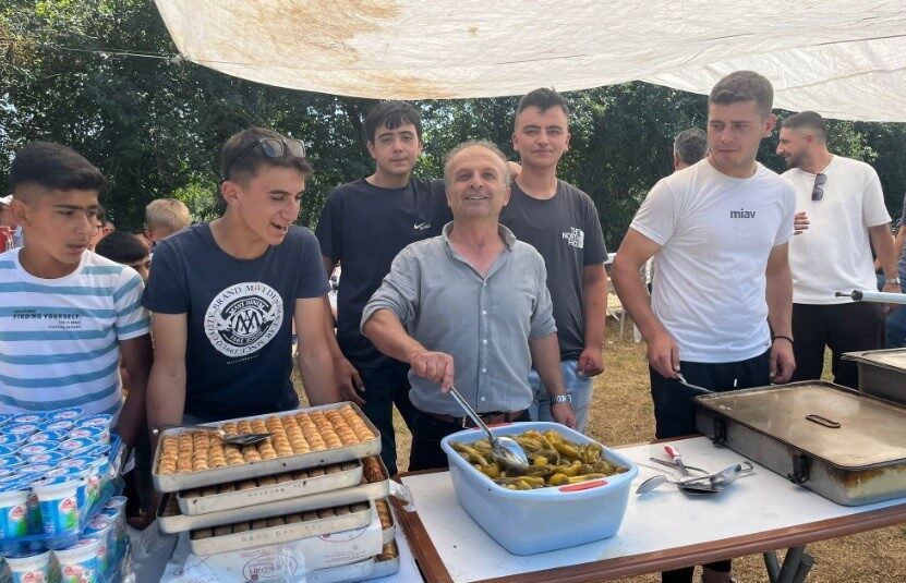 Kütahya’nın Tavşanlı ilçesine bağlı Başköy’de geleneksel hale gelen ’şükür ve