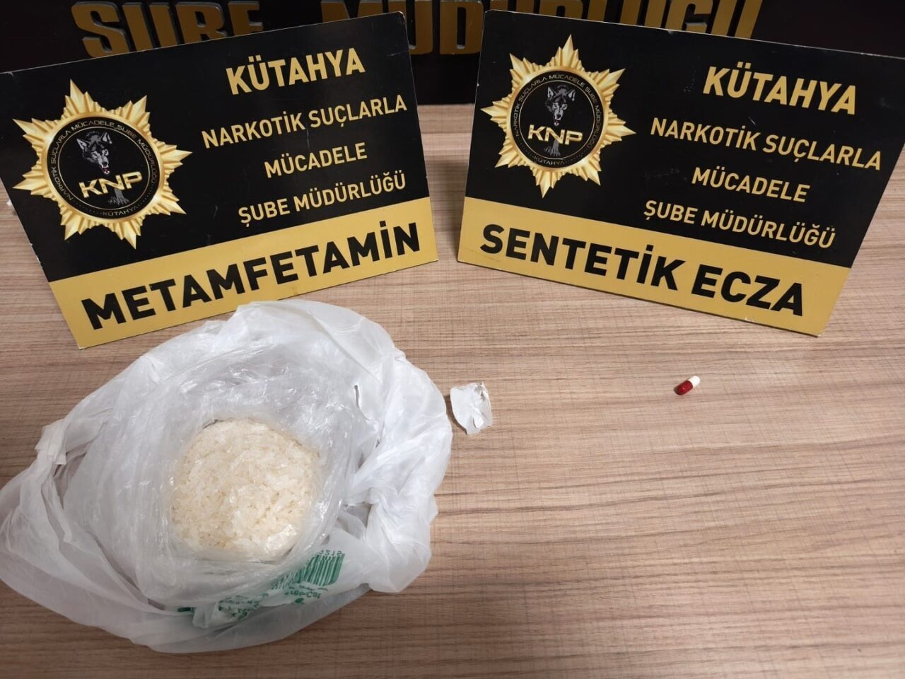 Kütahya İl Emniyet Müdürlüğü Narkotim ekiplerince yürütülen çalışmalar kapsamında, uyuşturucu
