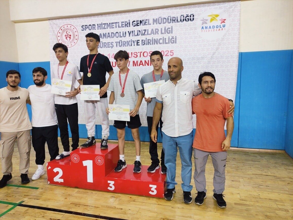 Manisa’da düzenlenen Anadolu Yıldızlar Ligi Grekoromen Güreş Türkiye Finalleri’ne Kütahya’dan