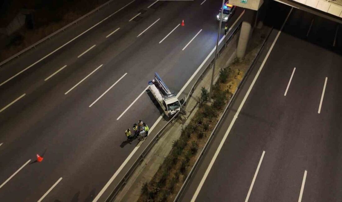Kuzey Marmara Otoyolu’nda seyir halinde olan ticari araç, tıra arkadan